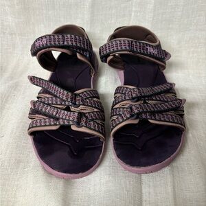 Teva Tirra Falls Purple Pennant